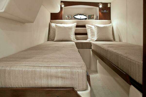 Cruisers Yachts 430 Sports Coupe Yacht For Sale