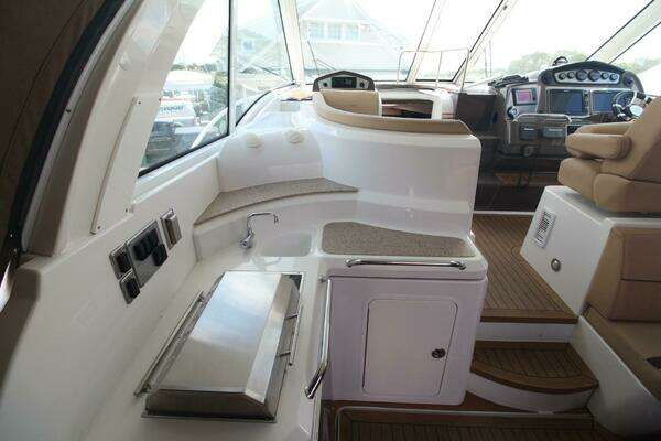 Cruisers Yachts 430 Sports Coupe Yacht For Sale