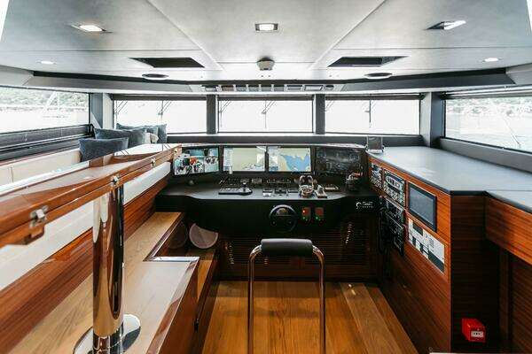 Bering 92 Yacht For Sale