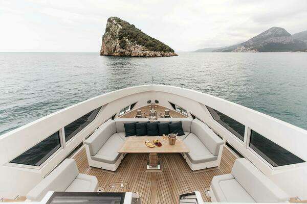 Bering 92 Yacht For Sale