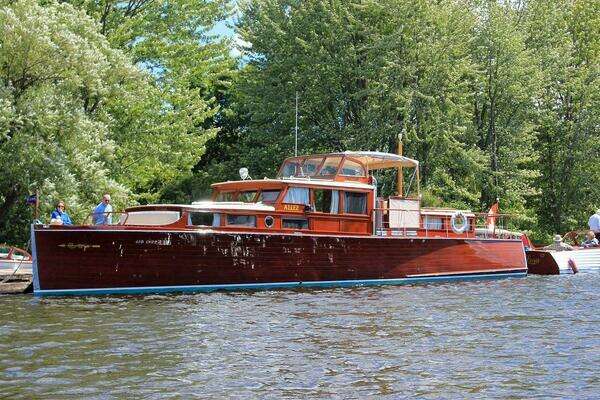 48-ft-Chris-Craft-1930-Commuter-Allez-Montreal Quebec Canada yacht for sale