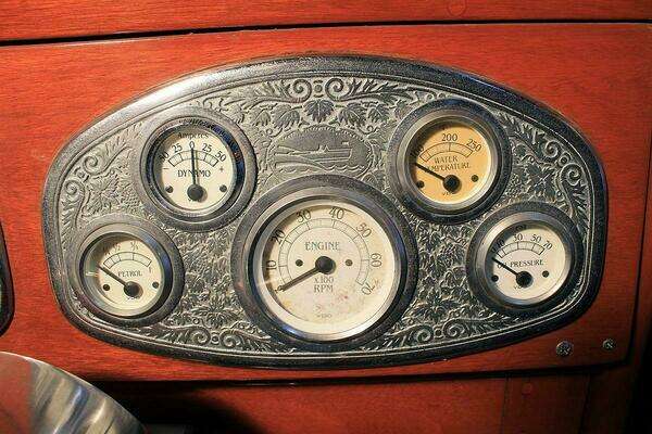 Chris-Craft Commuter Yacht For Sale