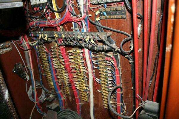 Chris-Craft Commuter Yacht For Sale