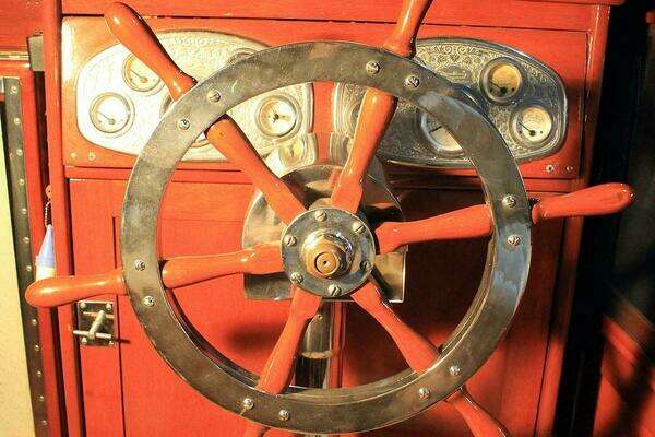 Chris-Craft Commuter Yacht For Sale