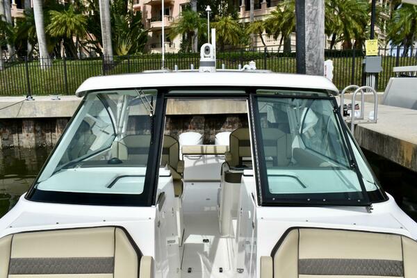 In Pursuit 32ft Pursuit Yacht For Sale