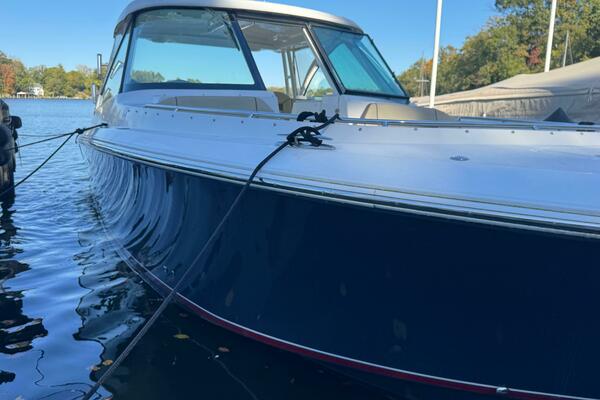 In Pursuit 32ft Pursuit Yacht For Sale
