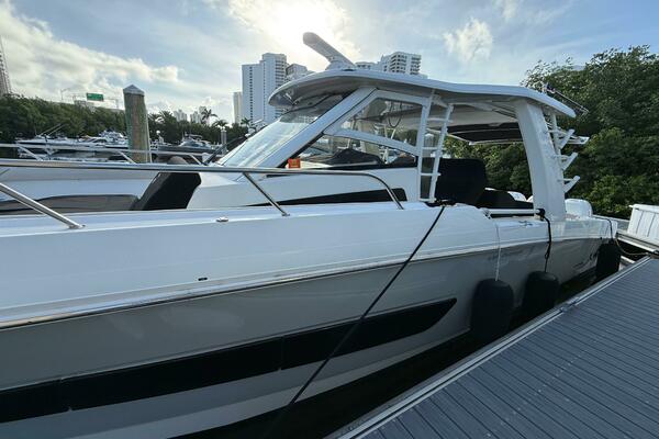 42ft Boston Whaler Yacht For Sale