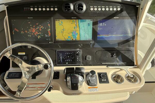 42ft Boston Whaler Yacht For Sale