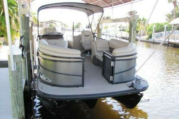 22-ft-Regency-2018-220 LE3- Bradenton Florida United States  yacht for sale 22-ft-Regency-2018-220 LE3- Bradenton Florida United States  yacht for sale