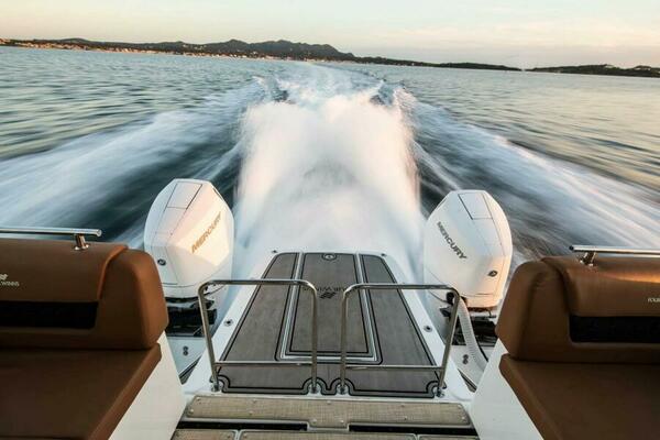 38ft Four Winns Yacht For Sale