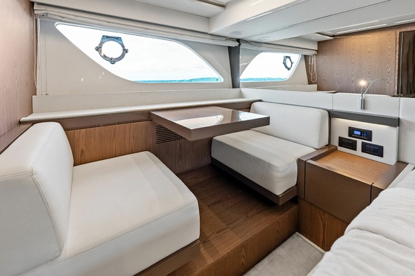 ACQUA 55ft Ferretti Yachts Yacht For Sale