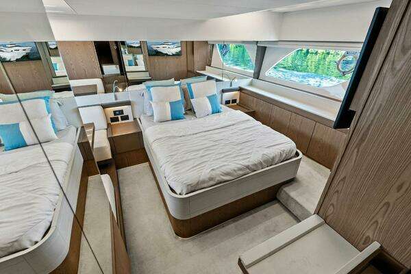 MAN 800 Yacht For Sale