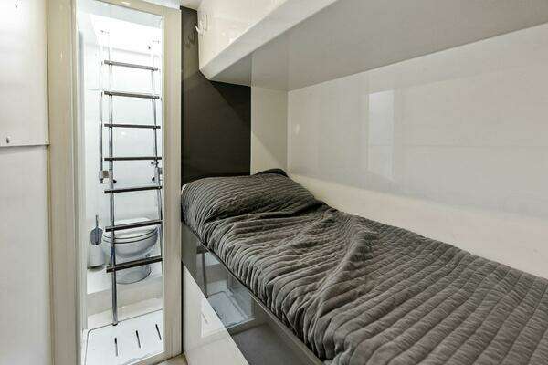 MAN 800 Yacht For Sale