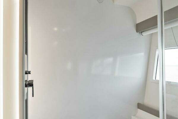 MAN 800 Yacht For Sale