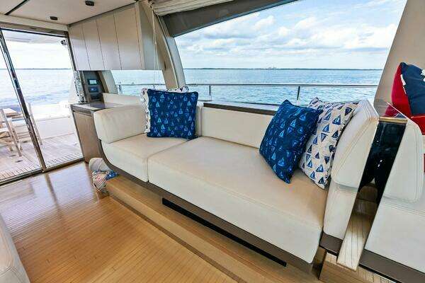 MAN 800 Yacht For Sale