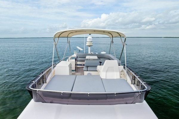 2018 Ferretti Yachts 55