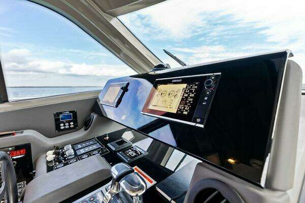 MAN 800 Yacht For Sale