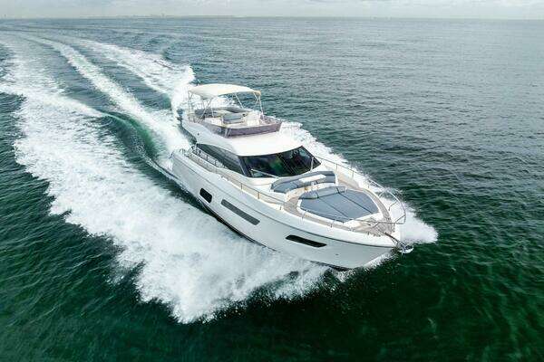MAN 800 Yacht For Sale