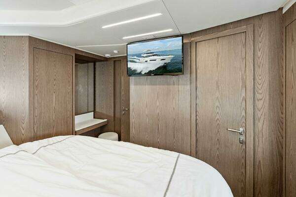 MAN 800 Yacht For Sale