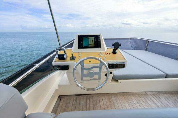 MAN 800 Yacht For Sale