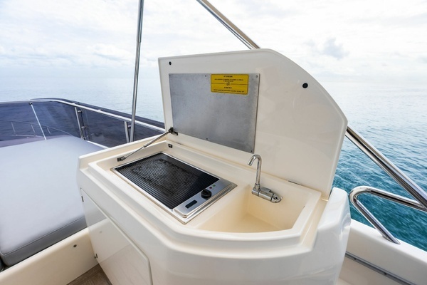 2018 Ferretti Yachts 55