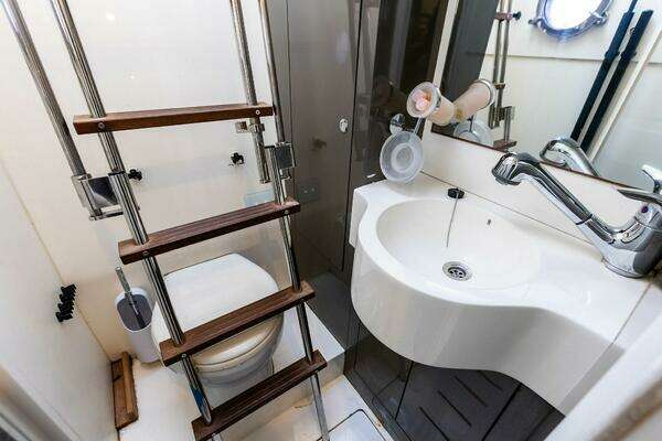 MAN 800 Yacht For Sale