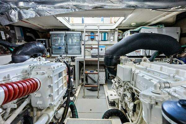 MAN 800 Yacht For Sale