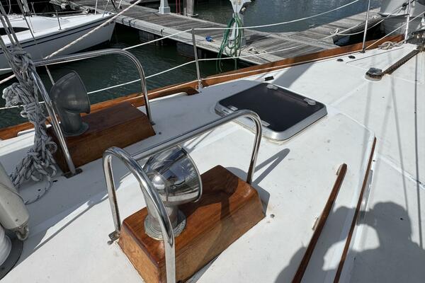 Maratime 41ft Bristol Yacht For Sale Maratime 41ft Bristol Yacht For Sale