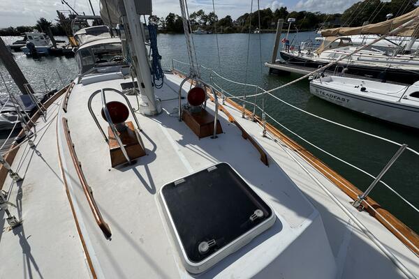 Maratime 41ft Bristol Yacht For Sale Maratime 41ft Bristol Yacht For Sale