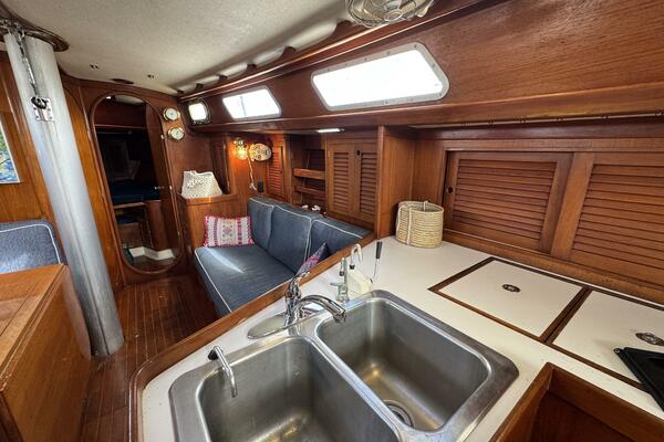Maratime 41ft Bristol Yacht For Sale Maratime 41ft Bristol Yacht For Sale