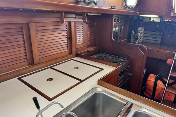 Maratime 41ft Bristol Yacht For Sale Maratime 41ft Bristol Yacht For Sale