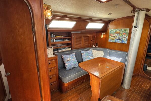 Maratime 41ft Bristol Yacht For Sale Maratime 41ft Bristol Yacht For Sale