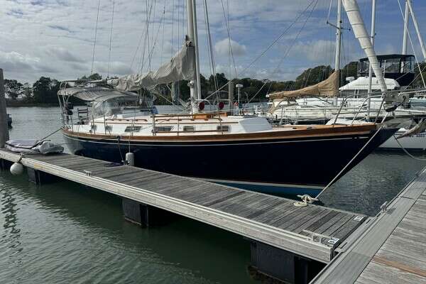 Maratime 41ft Bristol Yacht For Sale Maratime 41ft Bristol Yacht For Sale