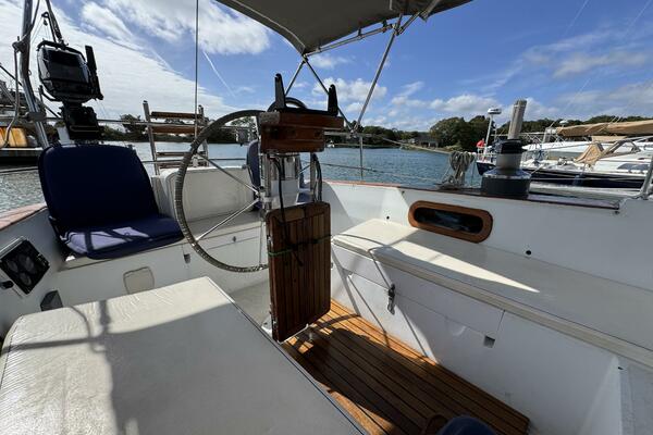 Maratime 41ft Bristol Yacht For Sale Maratime 41ft Bristol Yacht For Sale
