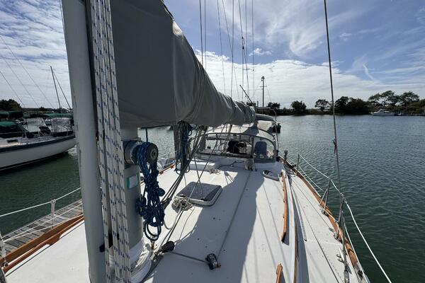 Maratime 41ft Bristol Yacht For Sale Maratime 41ft Bristol Yacht For Sale