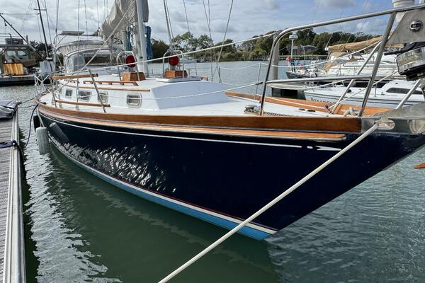 Maratime 41ft Bristol Yacht For Sale Maratime 41ft Bristol Yacht For Sale