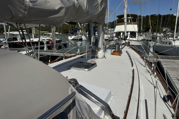 Maratime 41ft Bristol Yacht For Sale Maratime 41ft Bristol Yacht For Sale