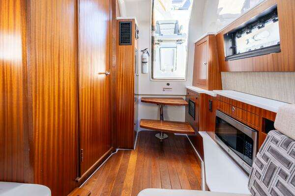 Pursuit S428 Yacht For Sale