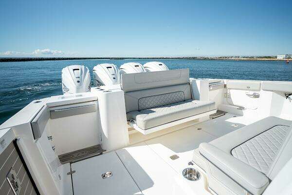 Pursuit S428 Yacht For Sale