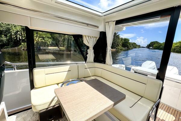 38ft Wellcraft Yacht For Sale