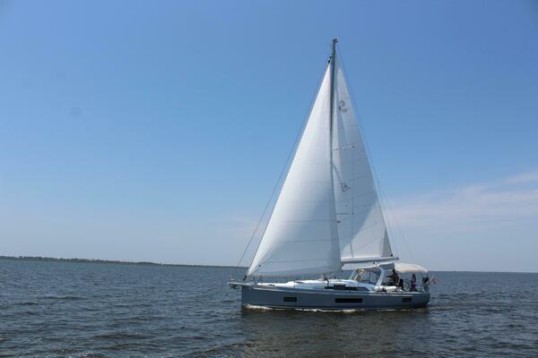 Fat Bottom Girl 46ft Beneteau Yacht For Sale