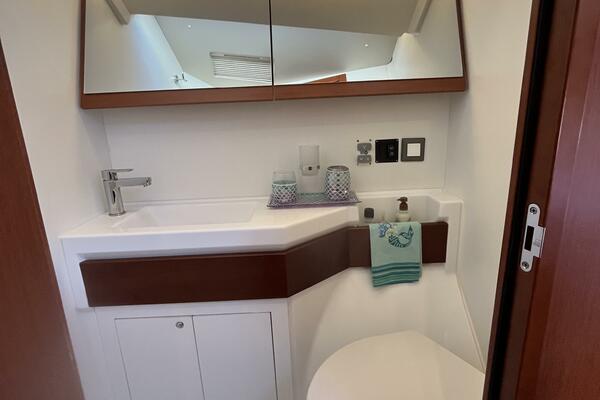 Fat Bottom Girl 46ft Beneteau Yacht For Sale