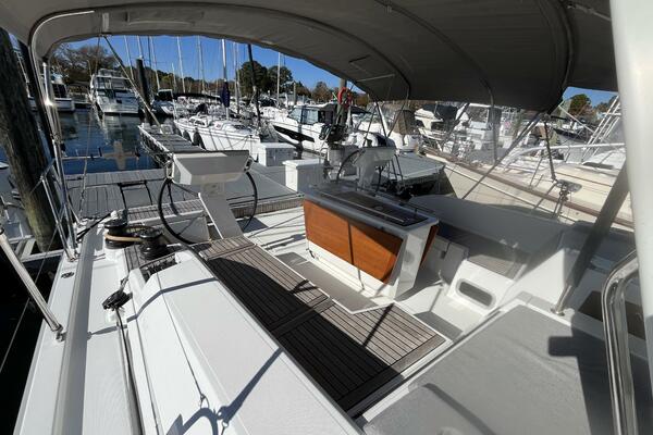 Fat Bottom Girl 46ft Beneteau Yacht For Sale