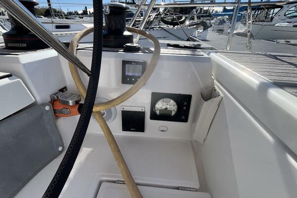 Fat Bottom Girl 46ft Beneteau Yacht For Sale