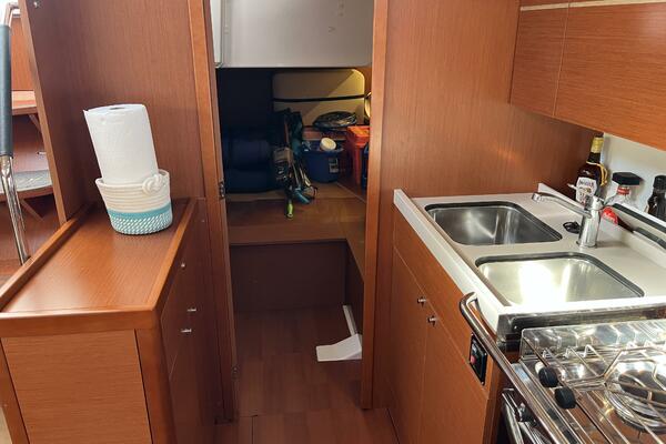 Fat Bottom Girl 46ft Beneteau Yacht For Sale