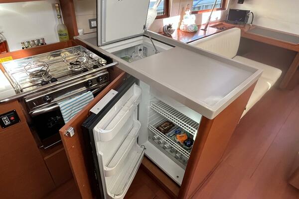 Fat Bottom Girl 46ft Beneteau Yacht For Sale