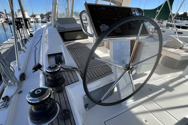 Fat Bottom Girl 46ft Beneteau Yacht For Sale