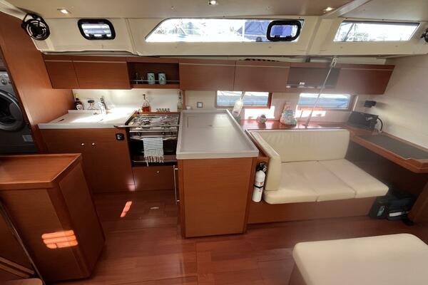 Fat Bottom Girl 46ft Beneteau Yacht For Sale