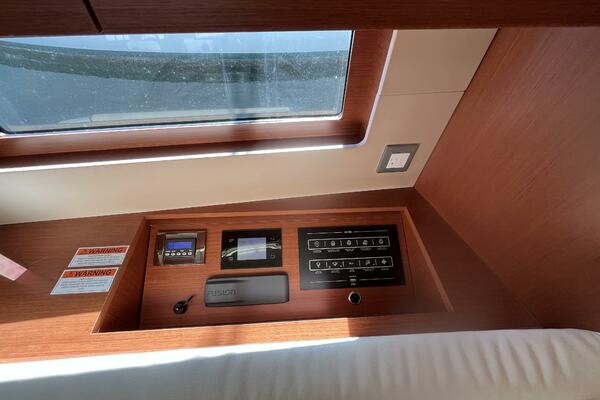 Fat Bottom Girl 46ft Beneteau Yacht For Sale