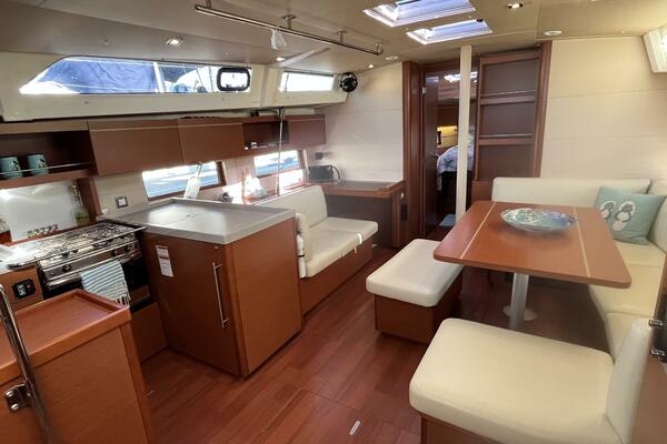 Fat Bottom Girl 46ft Beneteau Yacht For Sale